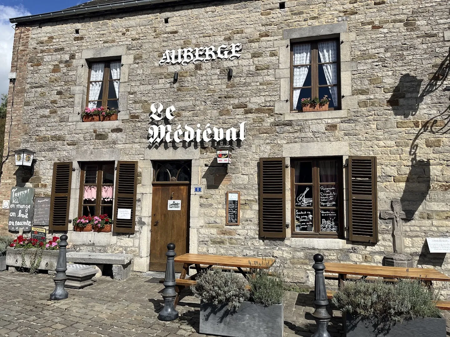 Le Médiéval HIERGES centre historique